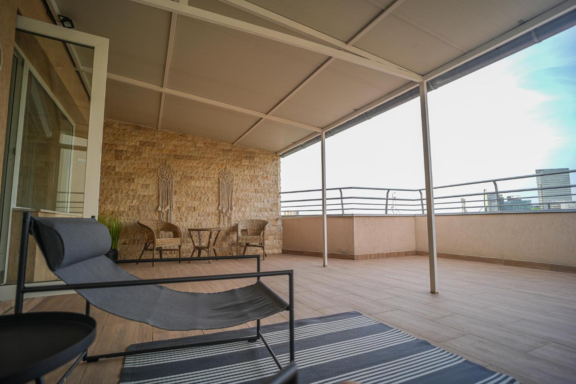 בוקרשט Penthouse With Huge Rooftop Terrace & City View מראה חיצוני תמונה